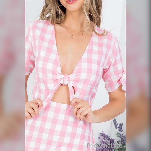 PINK WHITE CHECKERED PRINT FRONT & SLEEVE TIE KNOT DEEP V-NECKLINE A-LINE DRESS - Picture 6 of 6